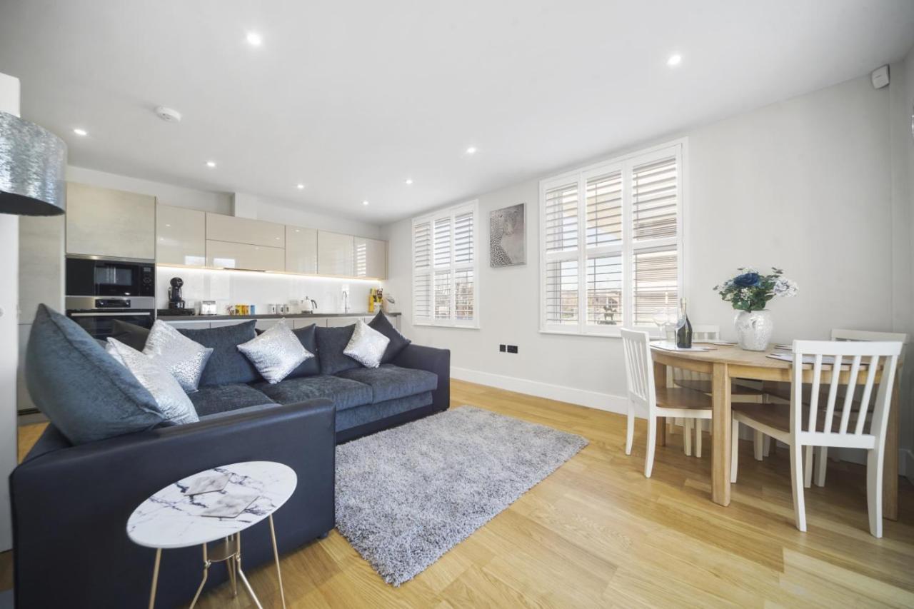 Apartamento Flat 1 Bridge House Staines-upon-Thames Exterior foto